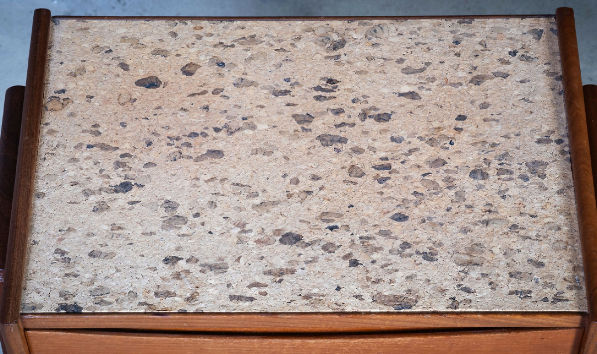 Ølholm Møbelfabrik – Natborde i teak med korktop, 1960’erne (sæt af 2)