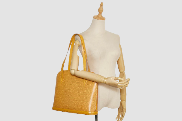 Derfor skal du købe en Louis Vuitton taske