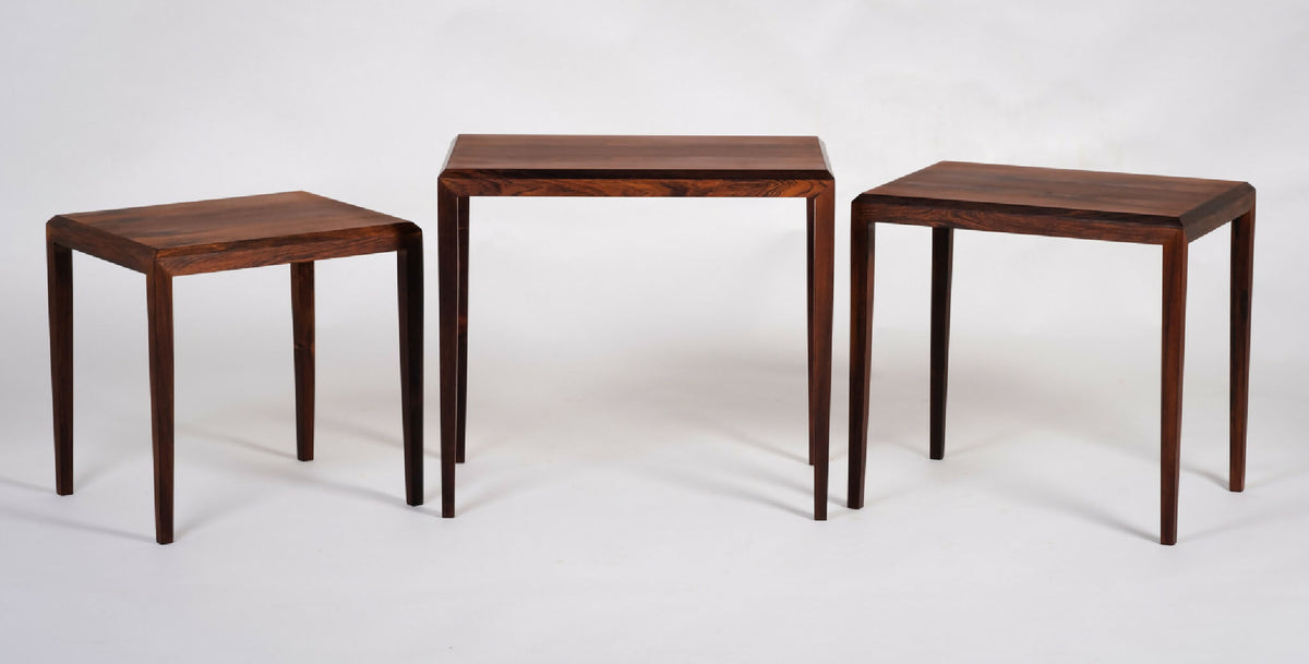 Johannes Andersen – Sæt med 3 indskudsborde i palisander, produceret af Silkeborg Møbelfabrik
