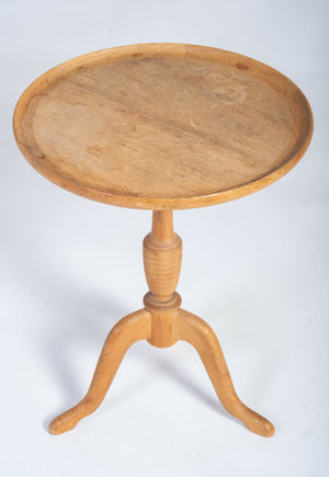 Anton Kildeberg – Sidebord i eg, produceret af FK Møbler