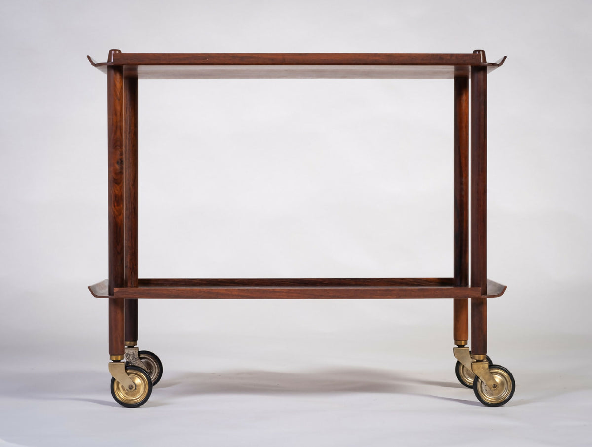 Poul Hundevad – Serveringsbord i palisander med bakke, produceret af Vamdrup Møbelfabrik