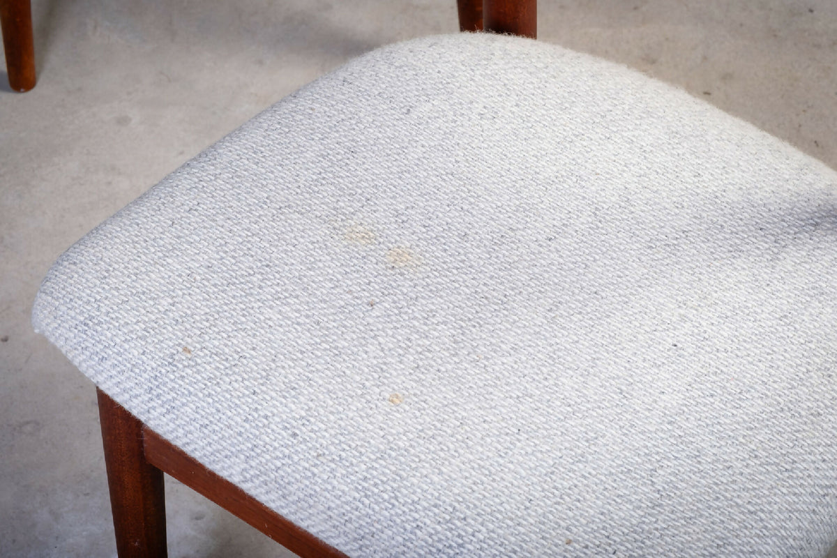 Spisestuestole i teak, produceret af Slagelse Møbelfabrik, dansk design