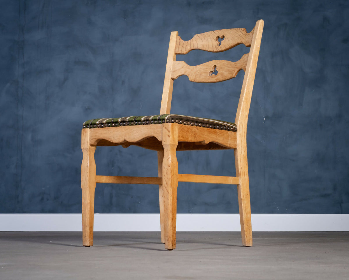 Spisestuestole i eg, dansk design