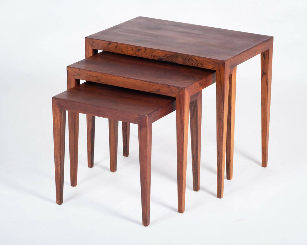 Severin Hansen – Sæt med 3 indskudsborde i palisander, produceret af Haslev Møbelsnedkeri