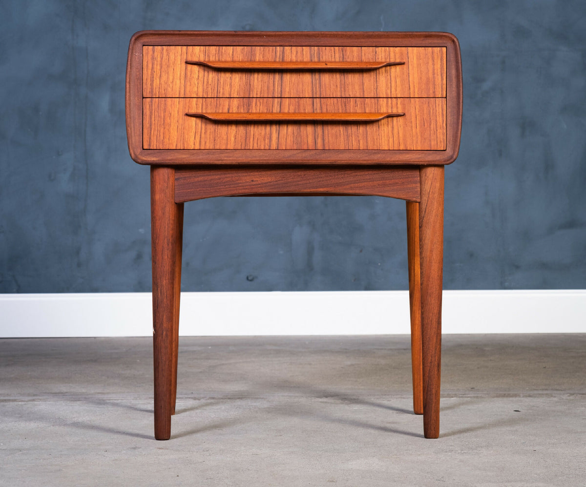 Johannes Andersen – Natbord i teak, produceret af CFC Silkeborg, dansk design