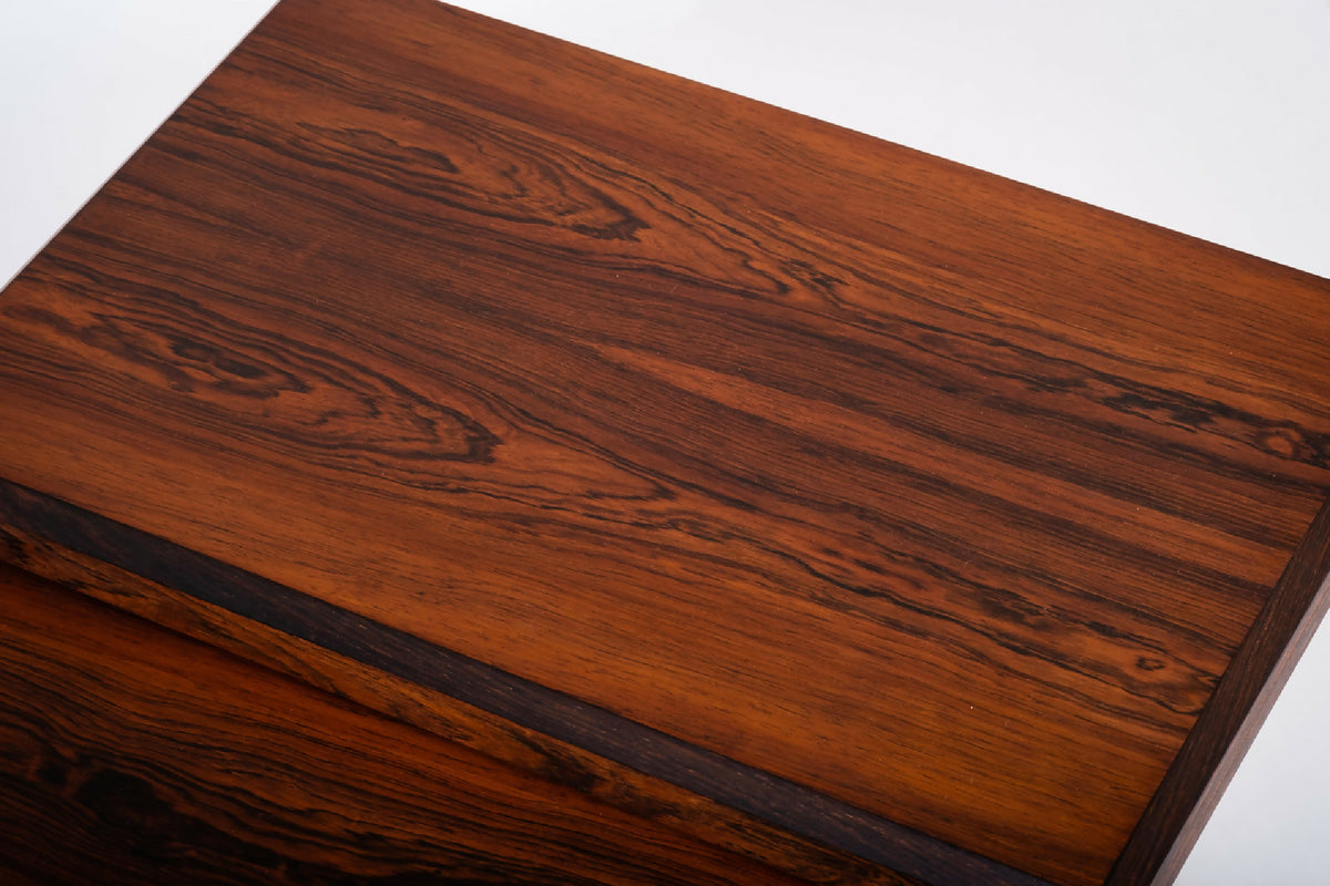 Johannes Andersen – Sæt med 3 indskudsborde i palisander, produceret af Silkeborg Møbelfabrik