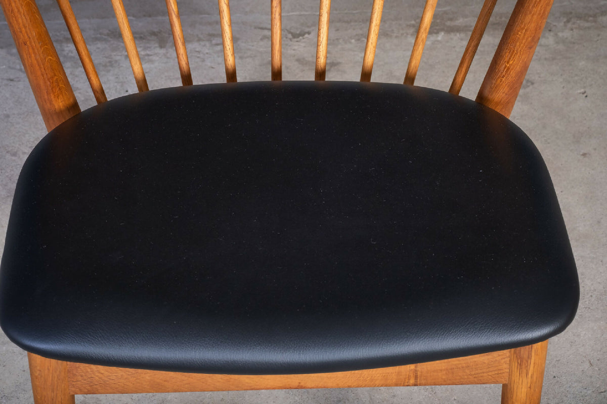 Helge Sibast – Stol i teak og eg, produceret af Sibast Møbelfabrik, dansk design