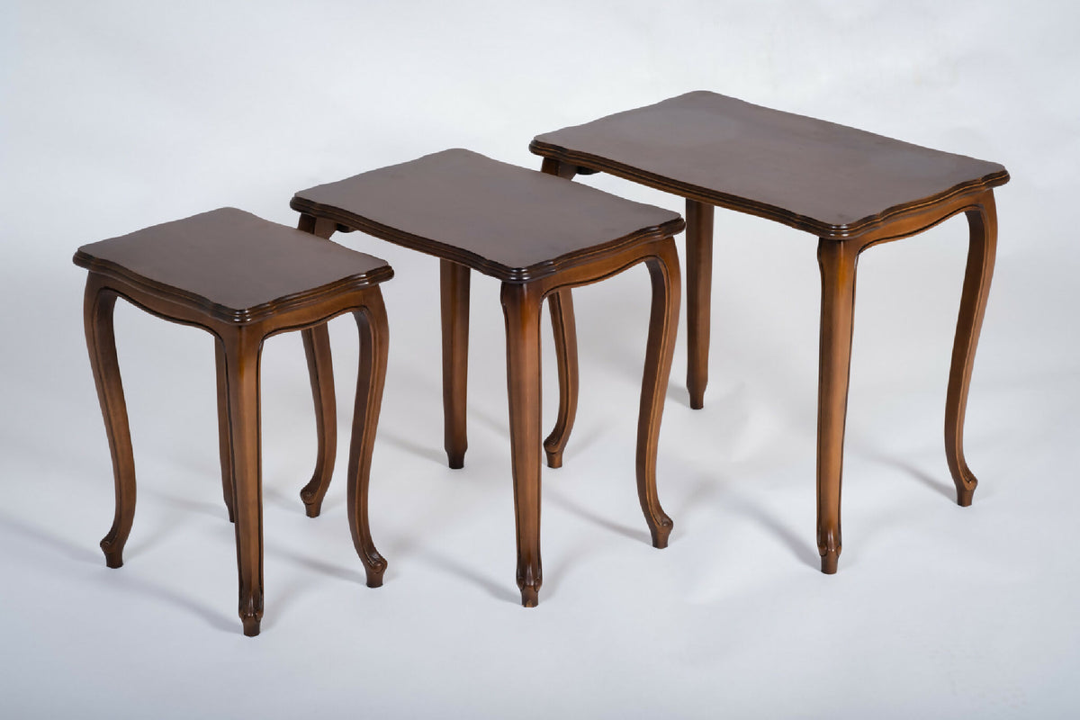 Sæt med 3 indskudsborde i valnød, Louis XV stil