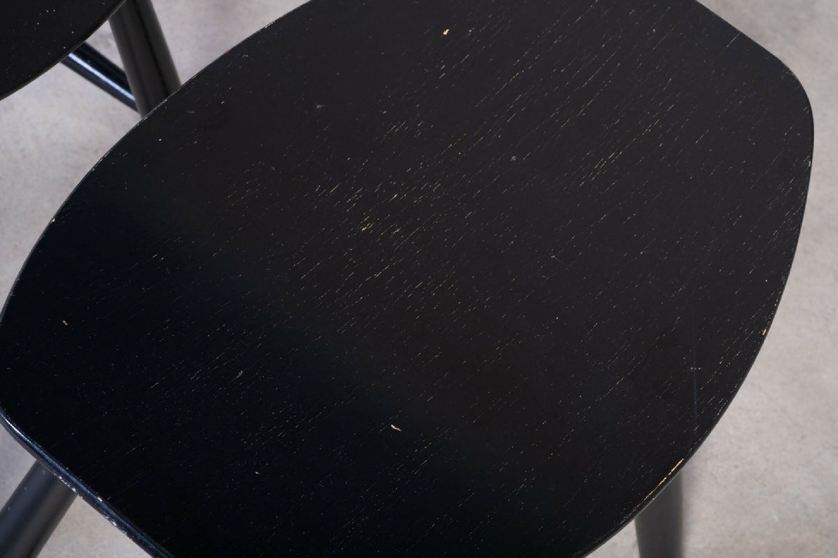 Ejvind A. Johansson – Model J36 skamler i sortlakeret træ, produceret af FDB Møbler, dansk design