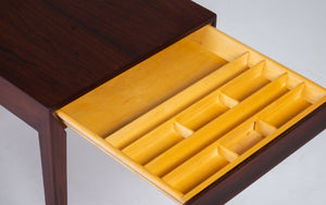 Severin Hansen – Sidebord i palisander, produceret af Haslev Møbelsnedkeri