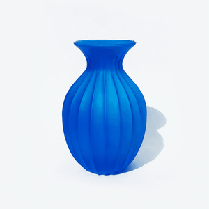 vase-bleu-facettes-verre-objoie-studioce-oceane-buret-3