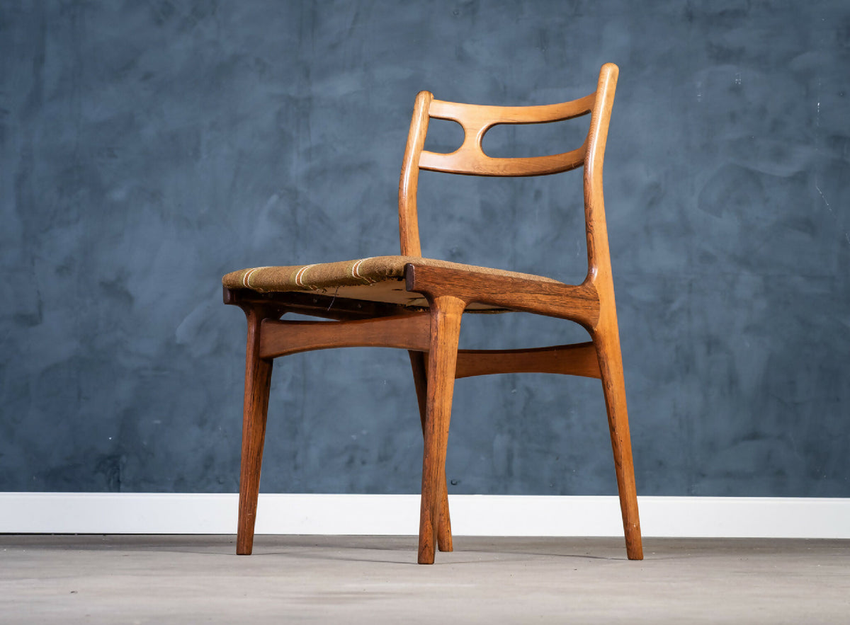 Johannes Andersen – Model 138 spisestuestole i palisander, produceret af Uldum Møbelfabrik, dansk design