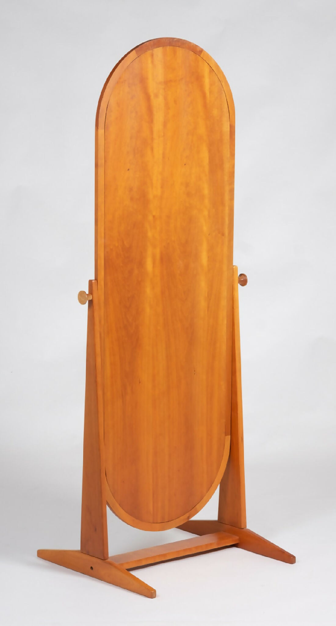 Pedersen &amp; Hansen – Gulvspejl i bøg med vippefunktion, dansk design