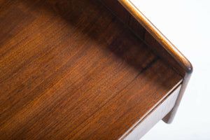 Sidebord i palisander med skuffe og flet­hylde, dansk design