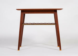 Sidebord i teak med messingdetaljer, dansk design