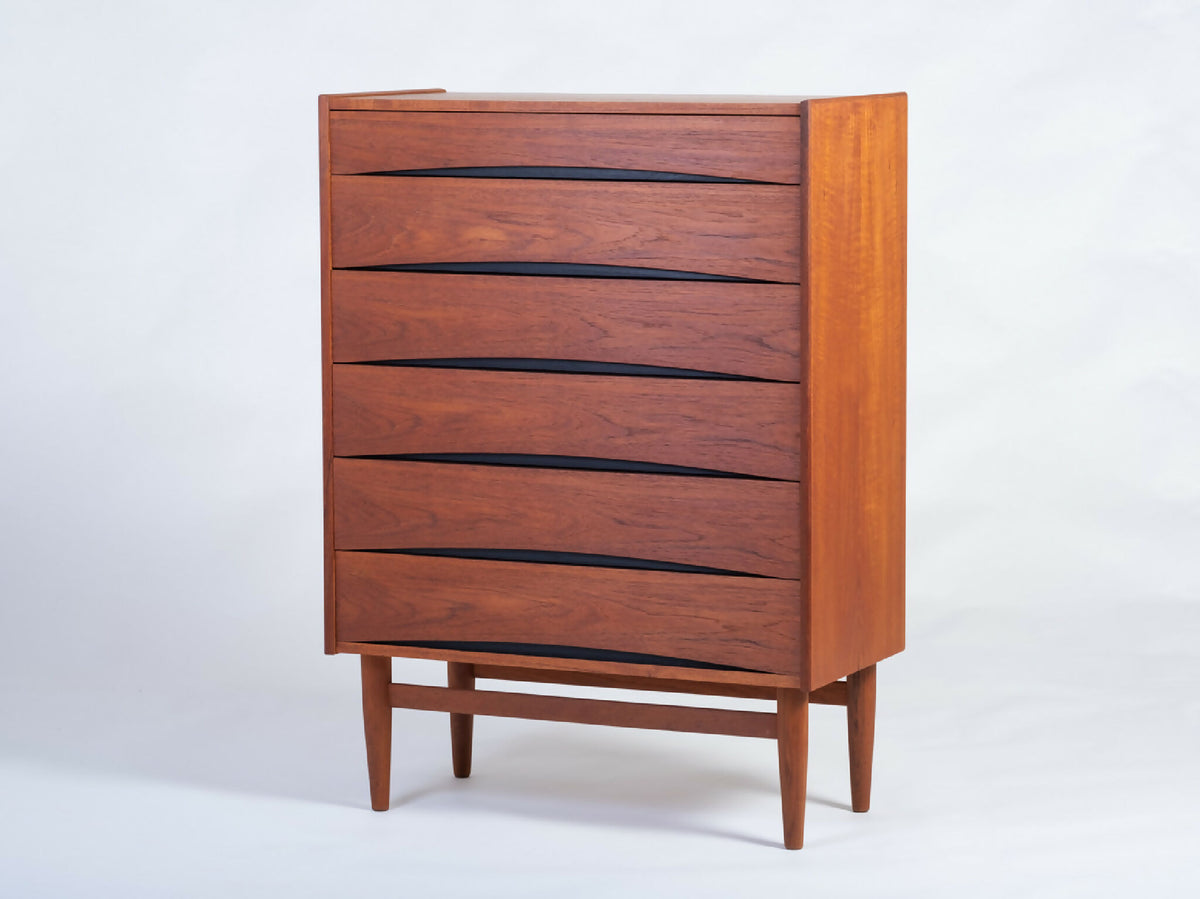 Kommode i teak med 6 skuffer, i stil med Arne Vodder, dansk design