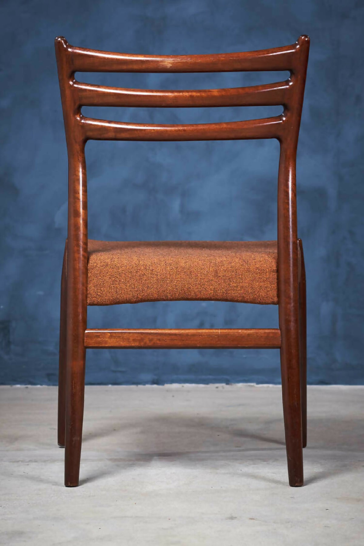 Svend Aage Madsen – Sæt med 6 spisebordsstole i træ og stof, dansk design