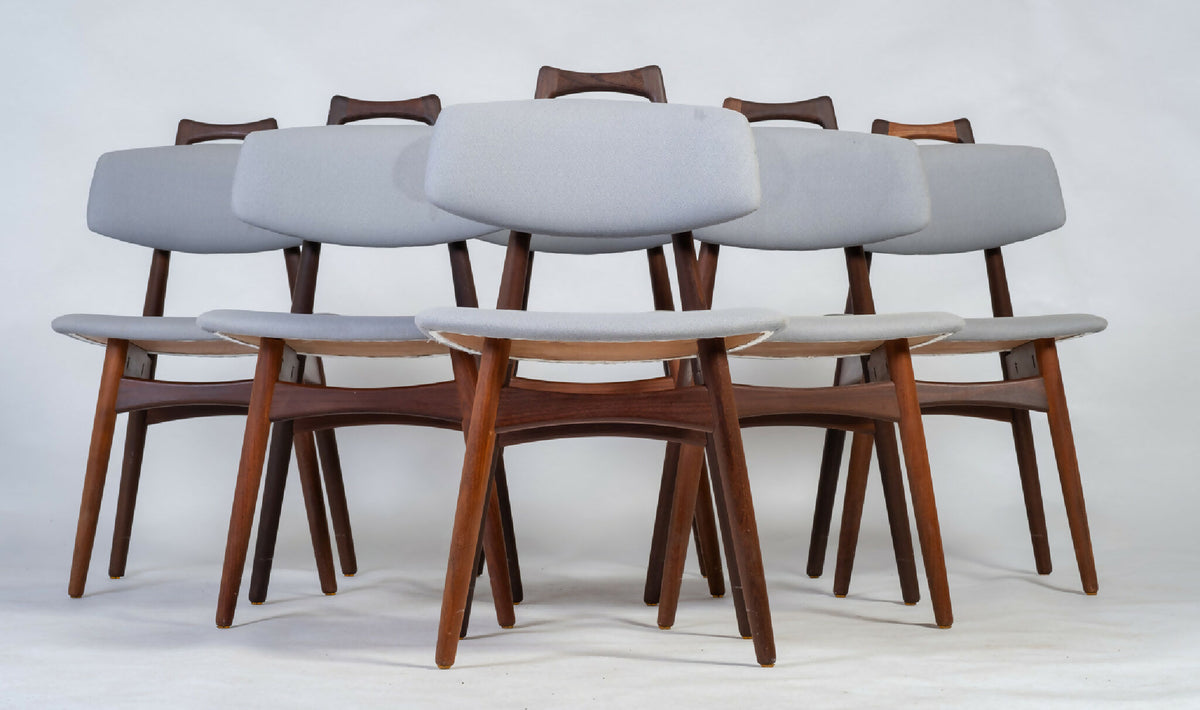Ib Kofoed Larsen – Spisebordsstole i teak, dansk design