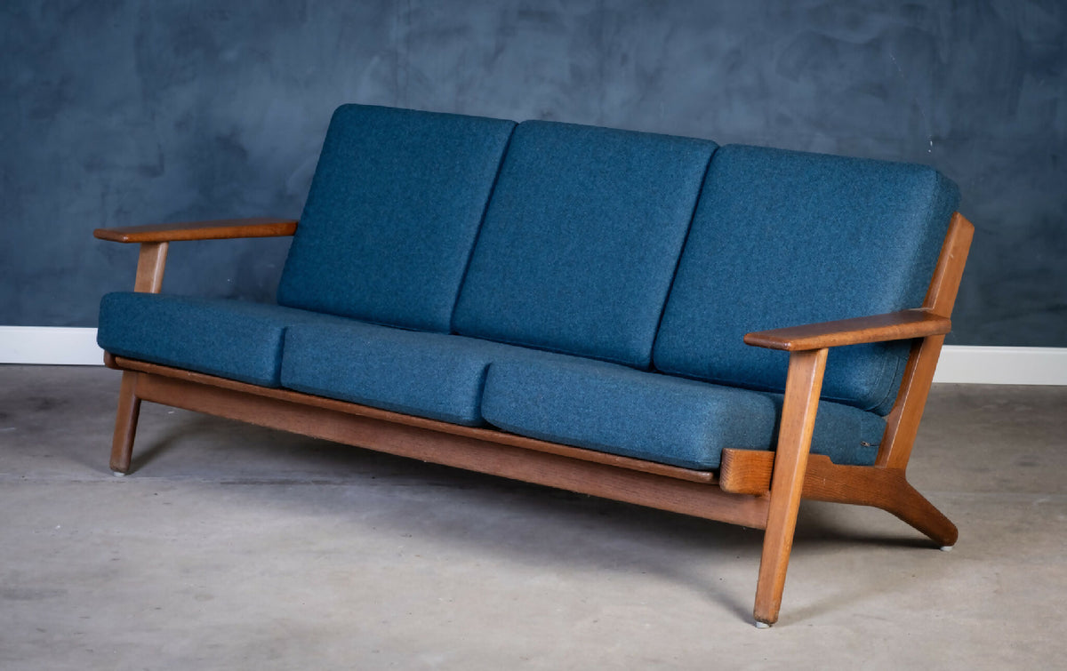 Hans J. Wegner – Model GE290 3-personers sofa i eg, produceret af Getama, dansk design