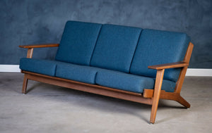 Hans J. Wegner – Model GE290 3-personers sofa i eg, produceret af Getama, dansk design