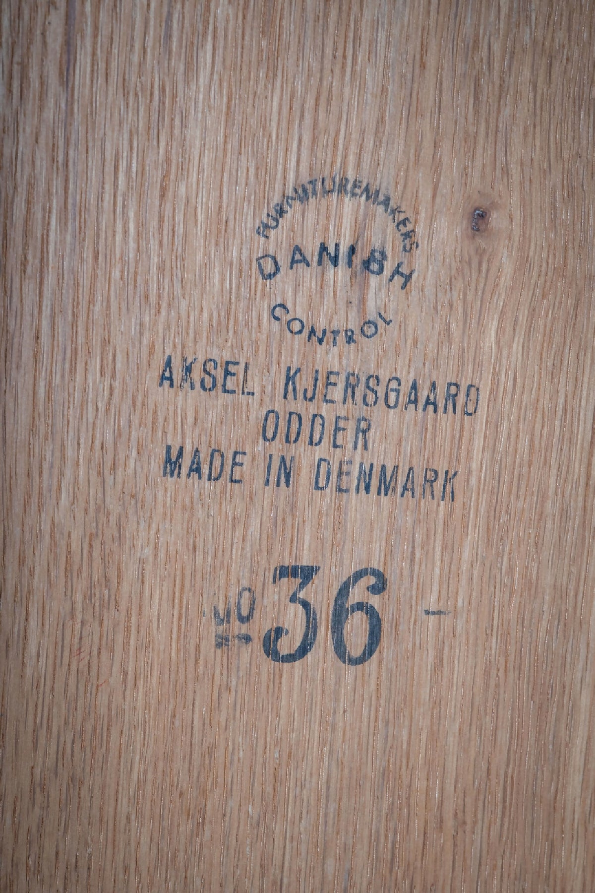 Aksel Kjersgaard – Bænk i eg, dansk design