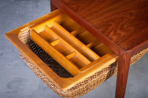 Severin Hansen Jr. – Sybord i teak, produceret af Haslev Møbelsnedkeri, dansk design