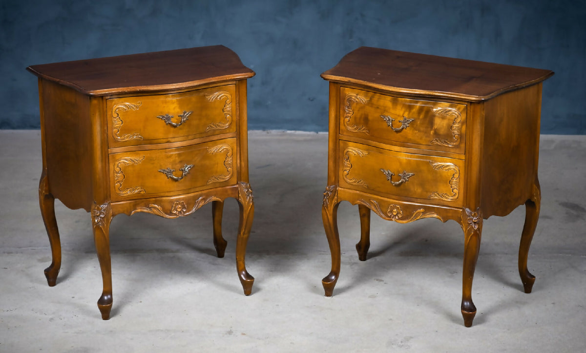 Sengeborde i Louis XV-stil, fransk design
