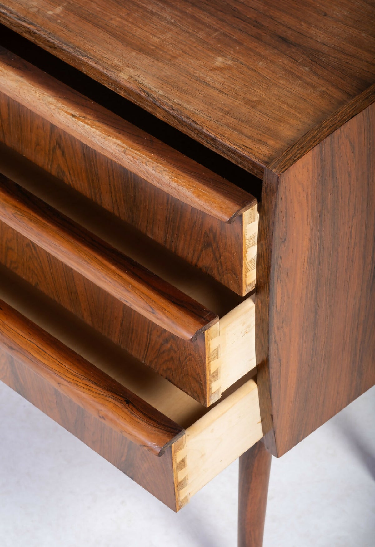 Kommode i palisander med tre skuffer, dansk design