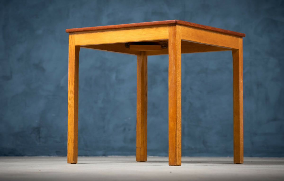 Sidebord i teak og eg, dansk design