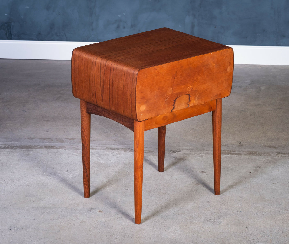 Johannes Andersen – Natbord i teak, produceret af CFC Silkeborg, dansk design