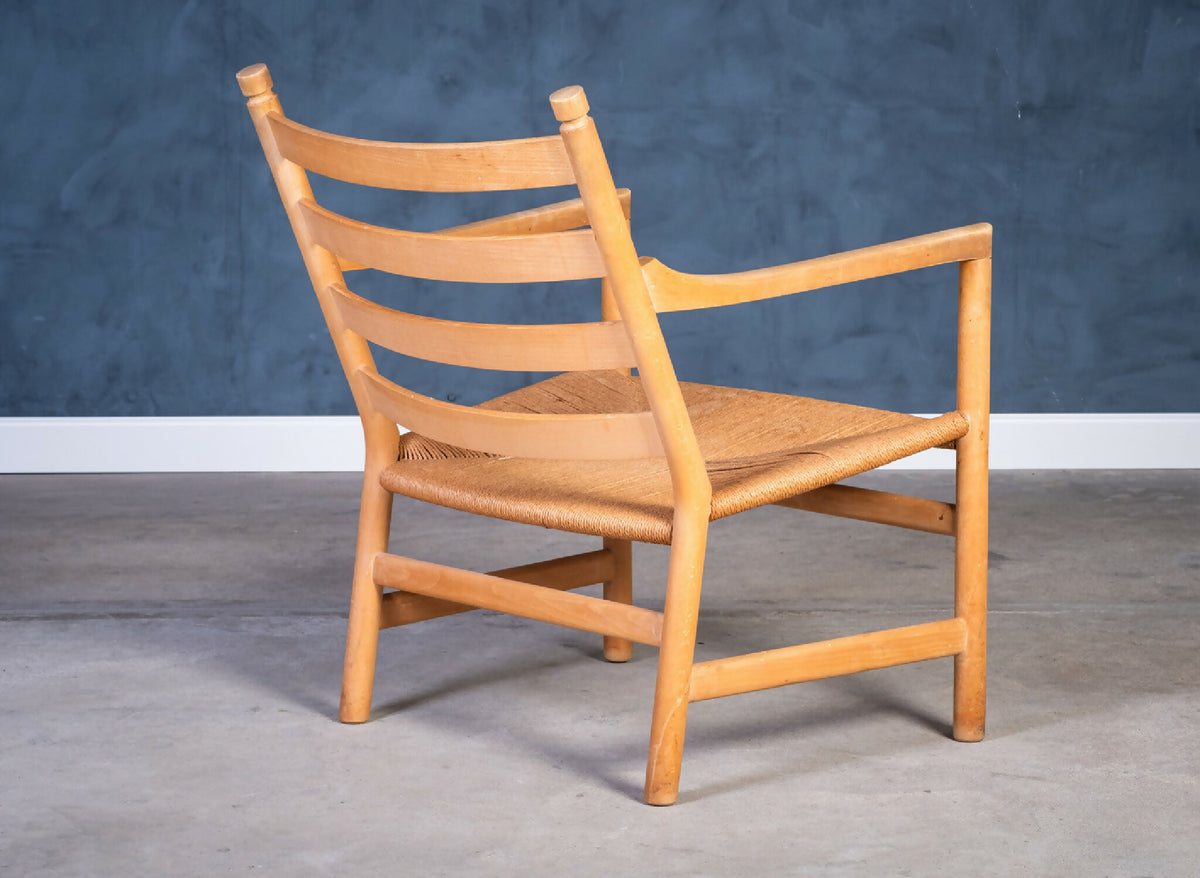 Hans J. Wegner – Model CH44 lænestol i bøg og flet, produceret af Carl Hansen &amp; Søn, dansk design