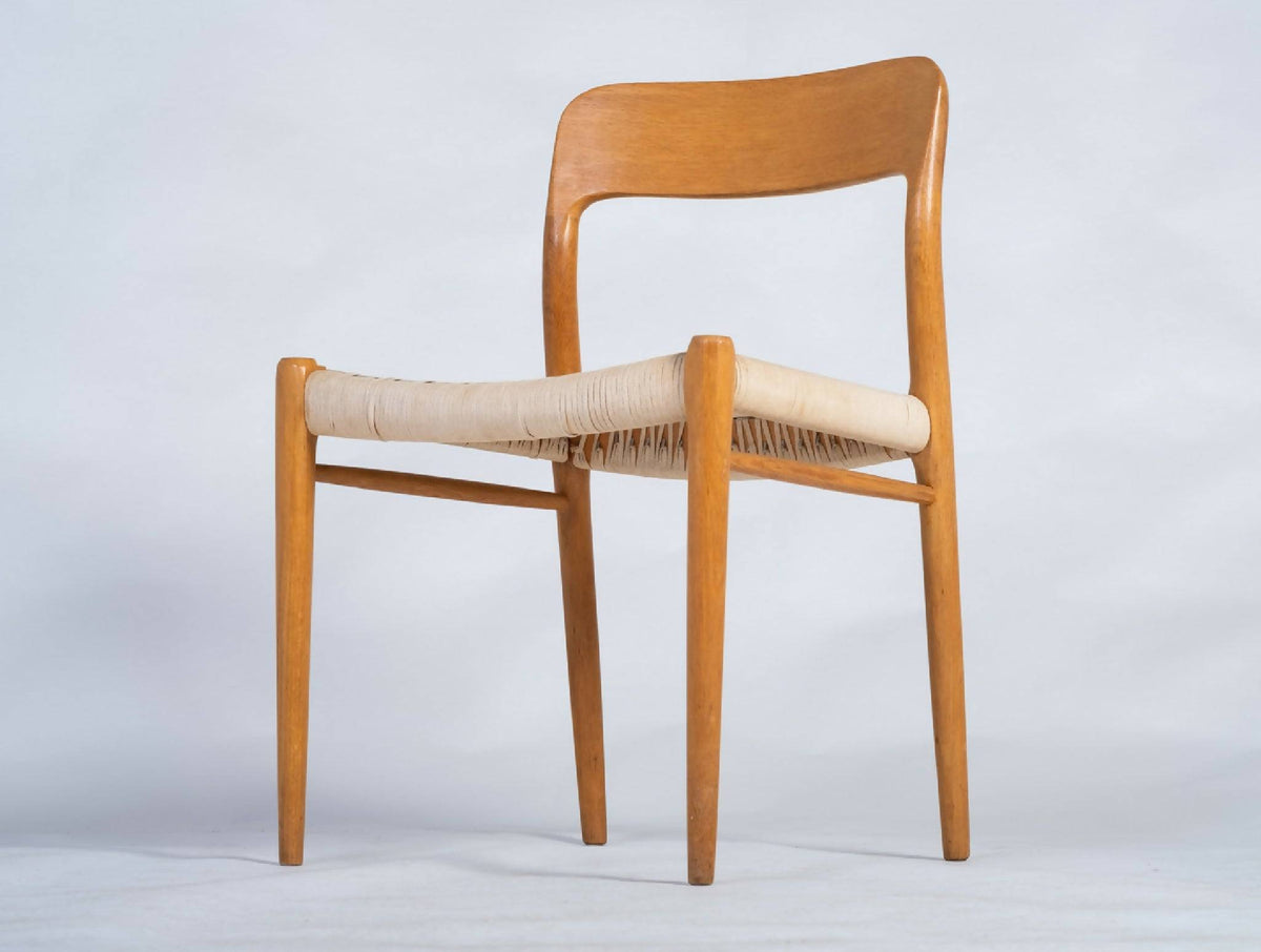 Niels Otto Møller – Model 75 spisebordsstole i eg, dansk design