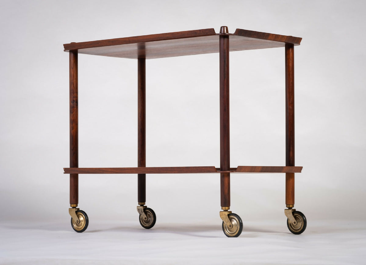 Poul Hundevad – Serveringsbord i palisander med bakke, produceret af Vamdrup Møbelfabrik