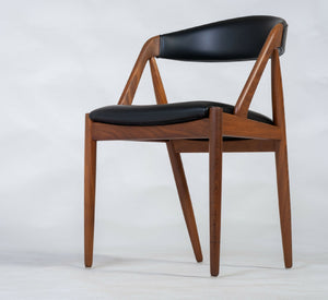 Kai Kristiansen – Model 31 spisebordsstole i teak og sort læder, dansk design