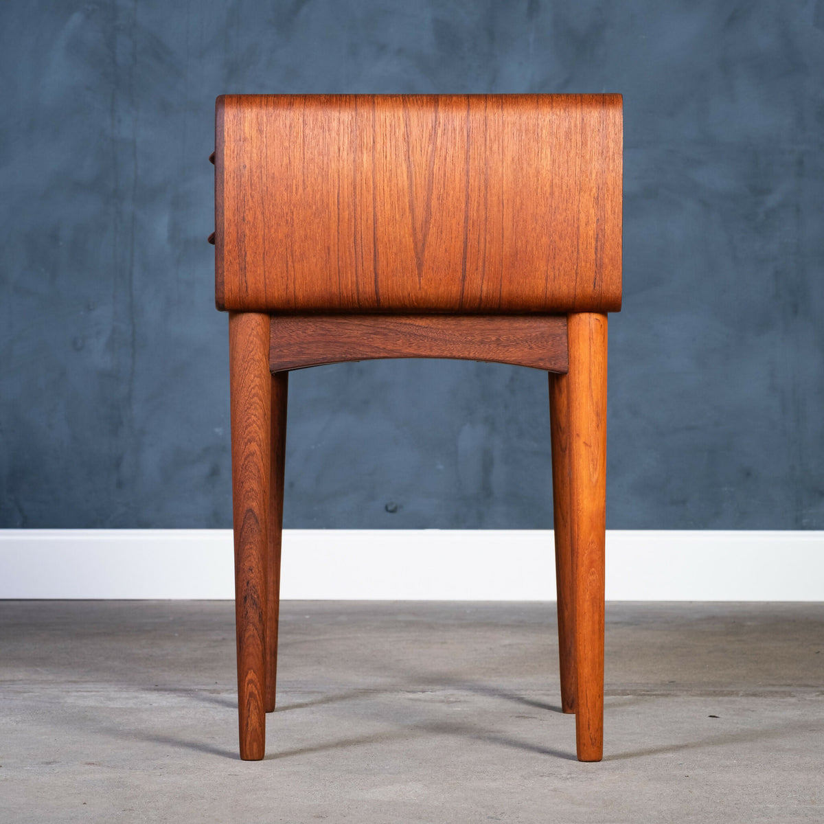 Johannes Andersen – Natbord i teak, produceret af CFC Silkeborg, dansk design