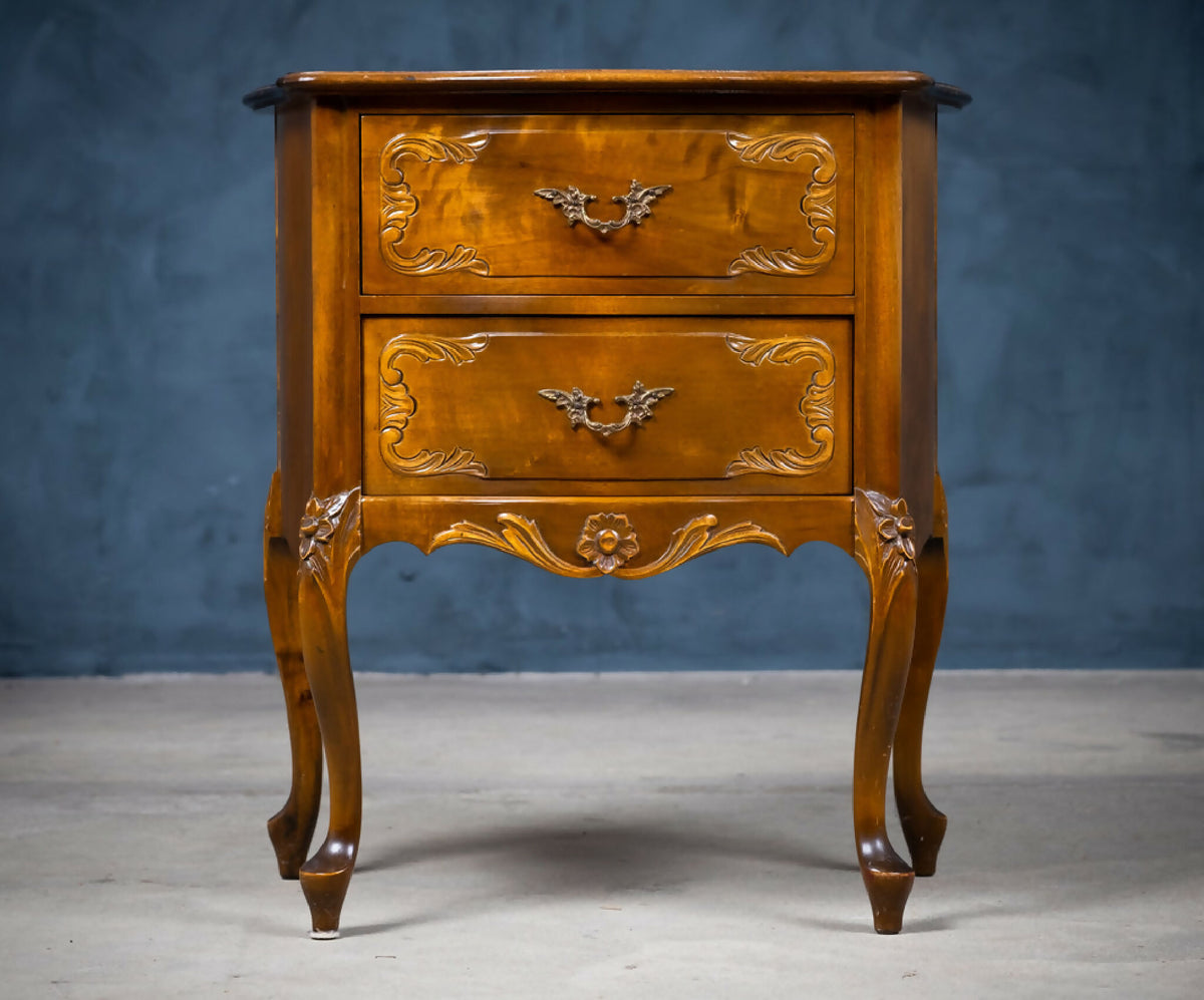 Sengeborde i Louis XV-stil, fransk design