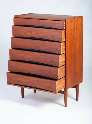 Kommode i teak med 6 skuffer, i stil med Arne Vodder, dansk design