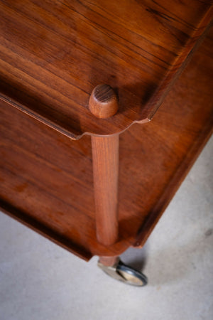 Poul Hundevad – Serveringsvogn i teak, 1960’erne