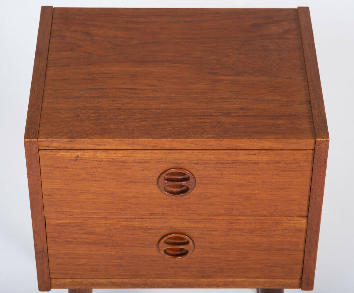 Natbord i teak med 2 skuffer, dansk design
