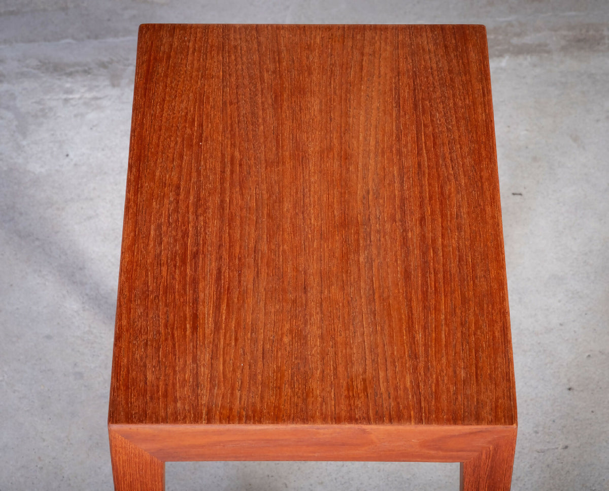 Severin Hansen Jr. – Sæt af tre indskudsborde i teak, produceret af Haslev Møbelsnedkeri, dansk design