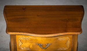 Sengeborde i Louis XV-stil, fransk design