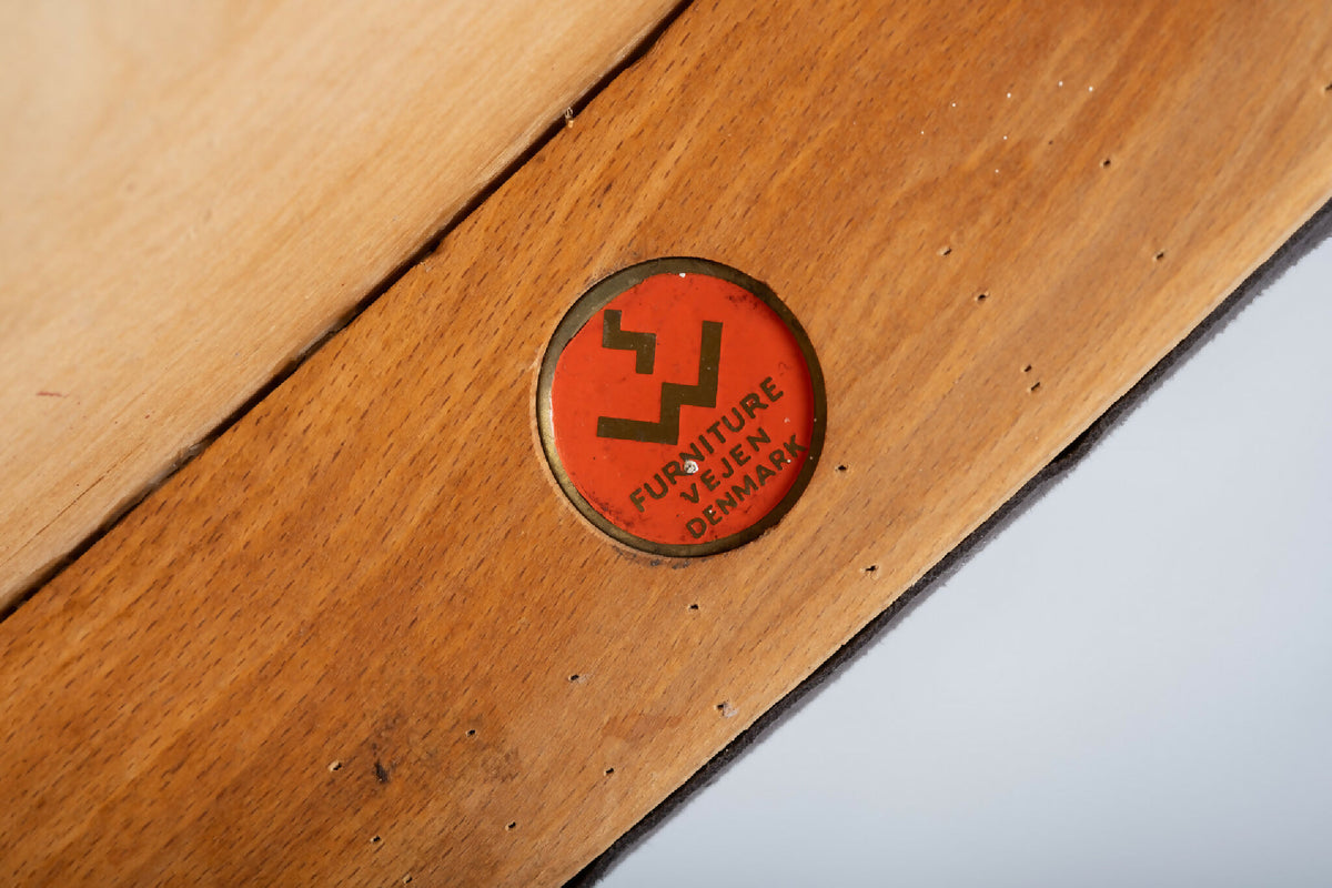 Kai Lyngfeldt Larsen – Armstole i palisander, produceret af Søren Willadsen Møbelfabrik