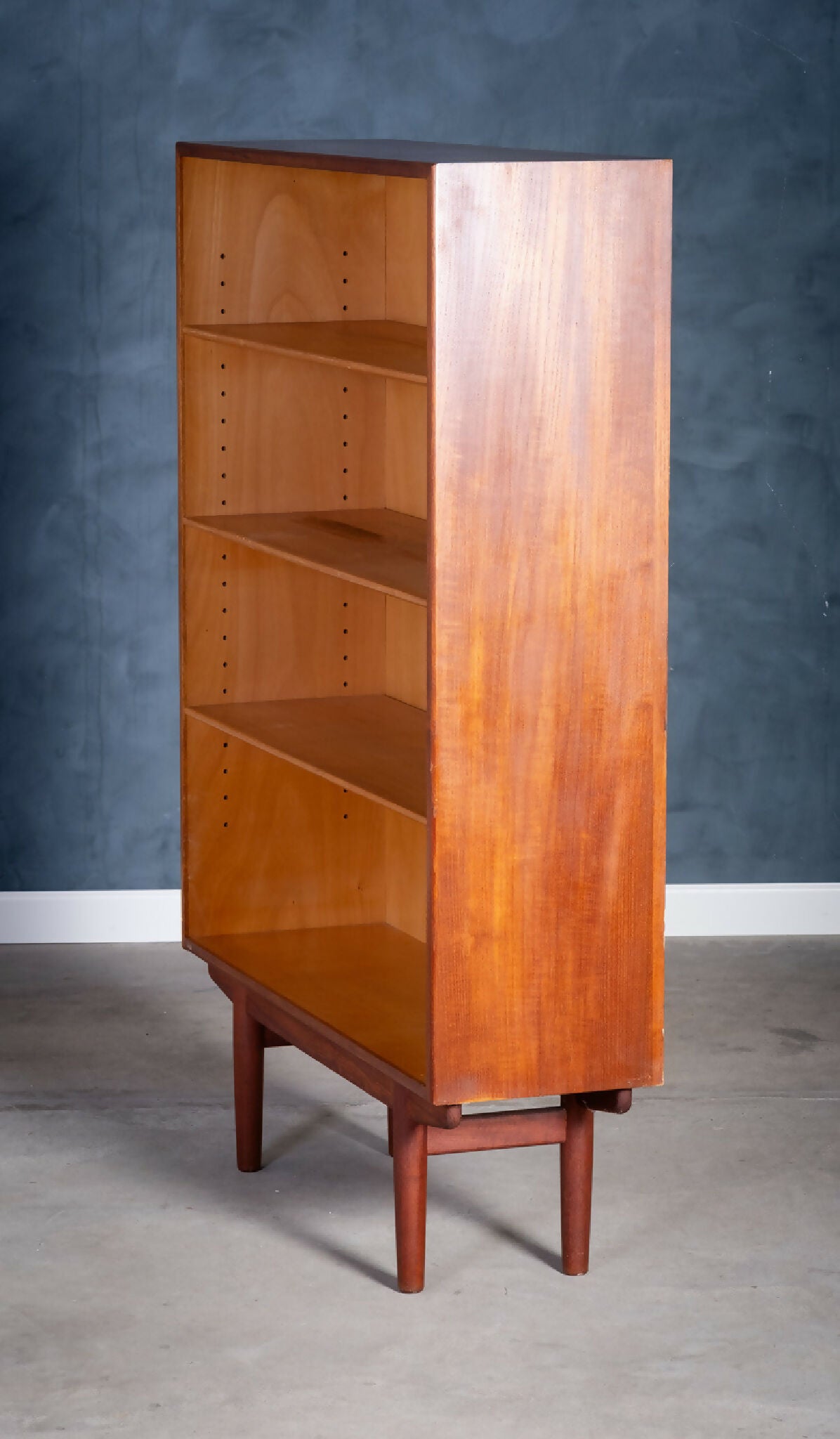 Børge Mogensen – Reol i teak, produceret af Søborg Møbelfabrik, dansk design