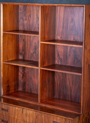 Poul Hundevad – Reol i palisander med skuffer