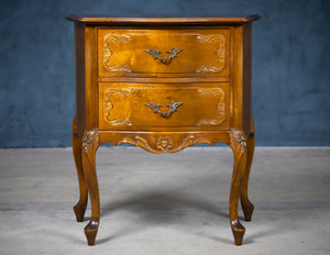 Sengeborde i Louis XV-stil, fransk design