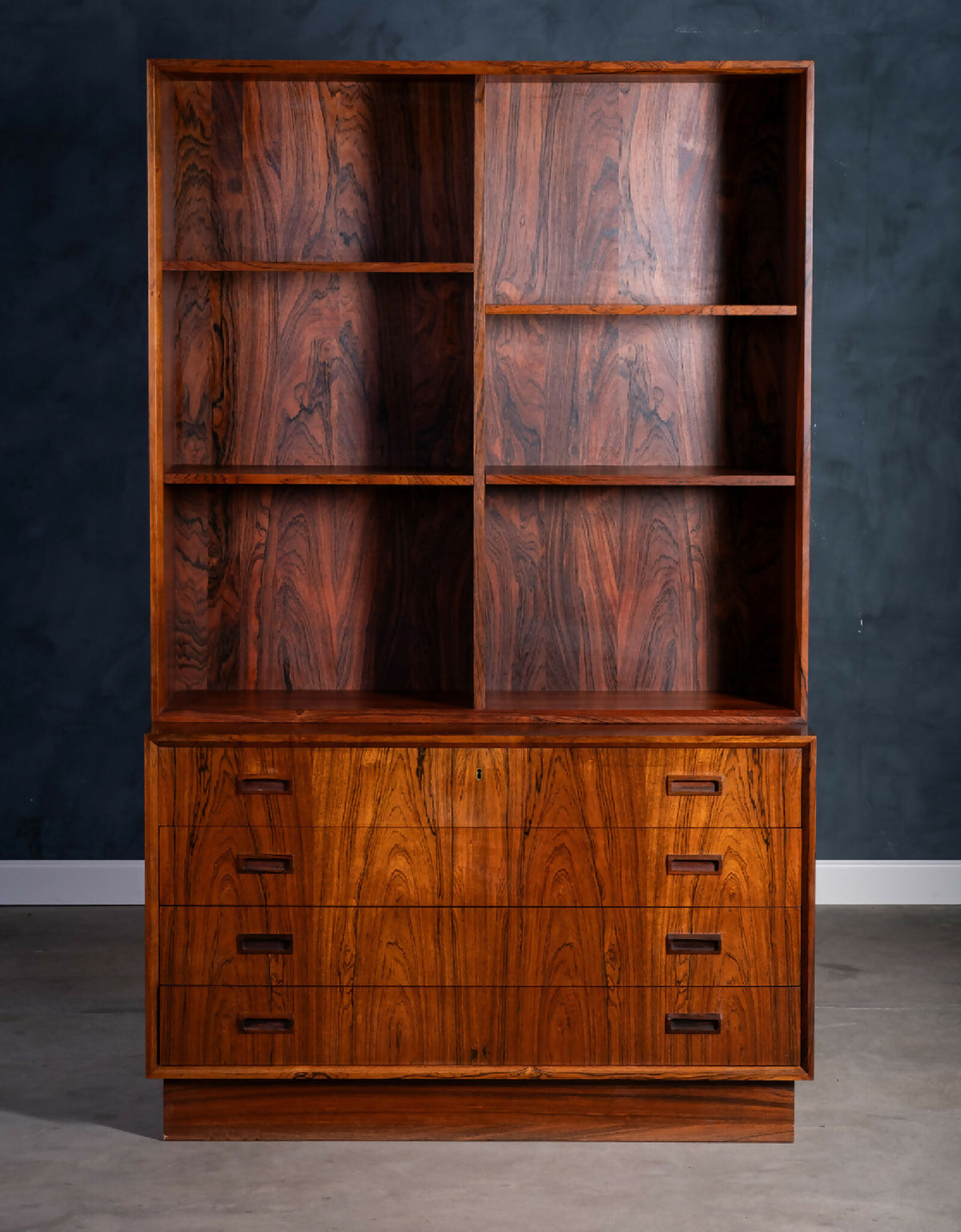 Poul Hundevad – Reol i palisander med skuffer