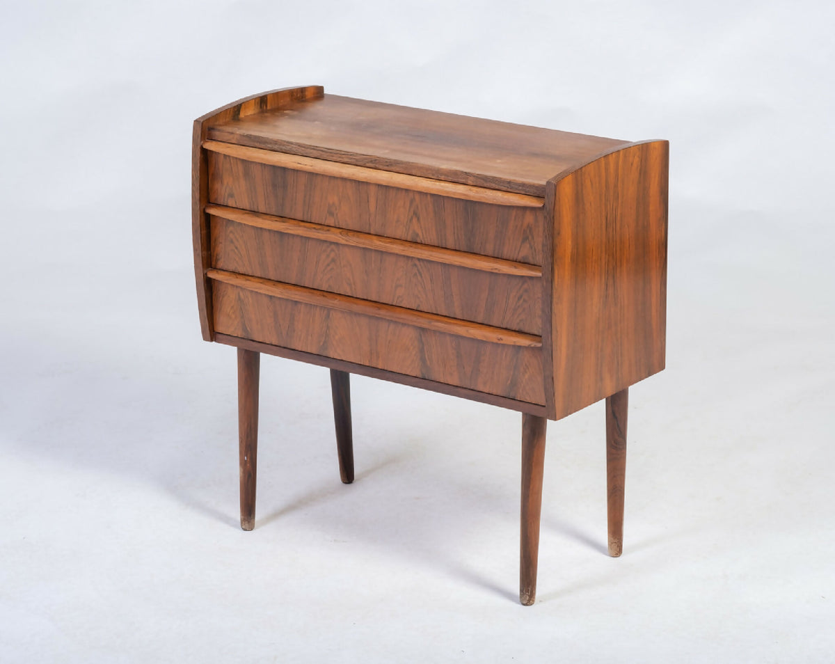 Kommode i palisander med tre skuffer, dansk design