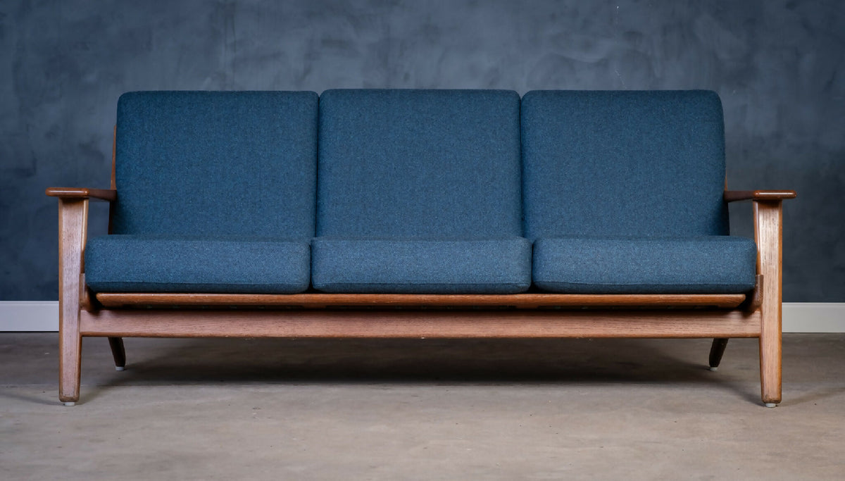 Hans J. Wegner – Model GE290 3-personers sofa i eg, produceret af Getama, dansk design