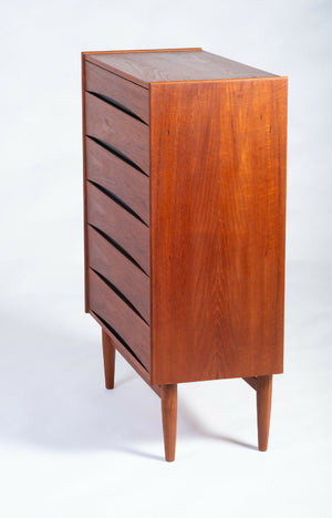 Kommode i teak med 6 skuffer, i stil med Arne Vodder, dansk design