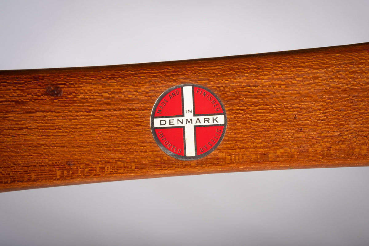 Henning Kjærnulf – Model 255 spisebordsstol i teak og læder, produceret af Bruno Hansen